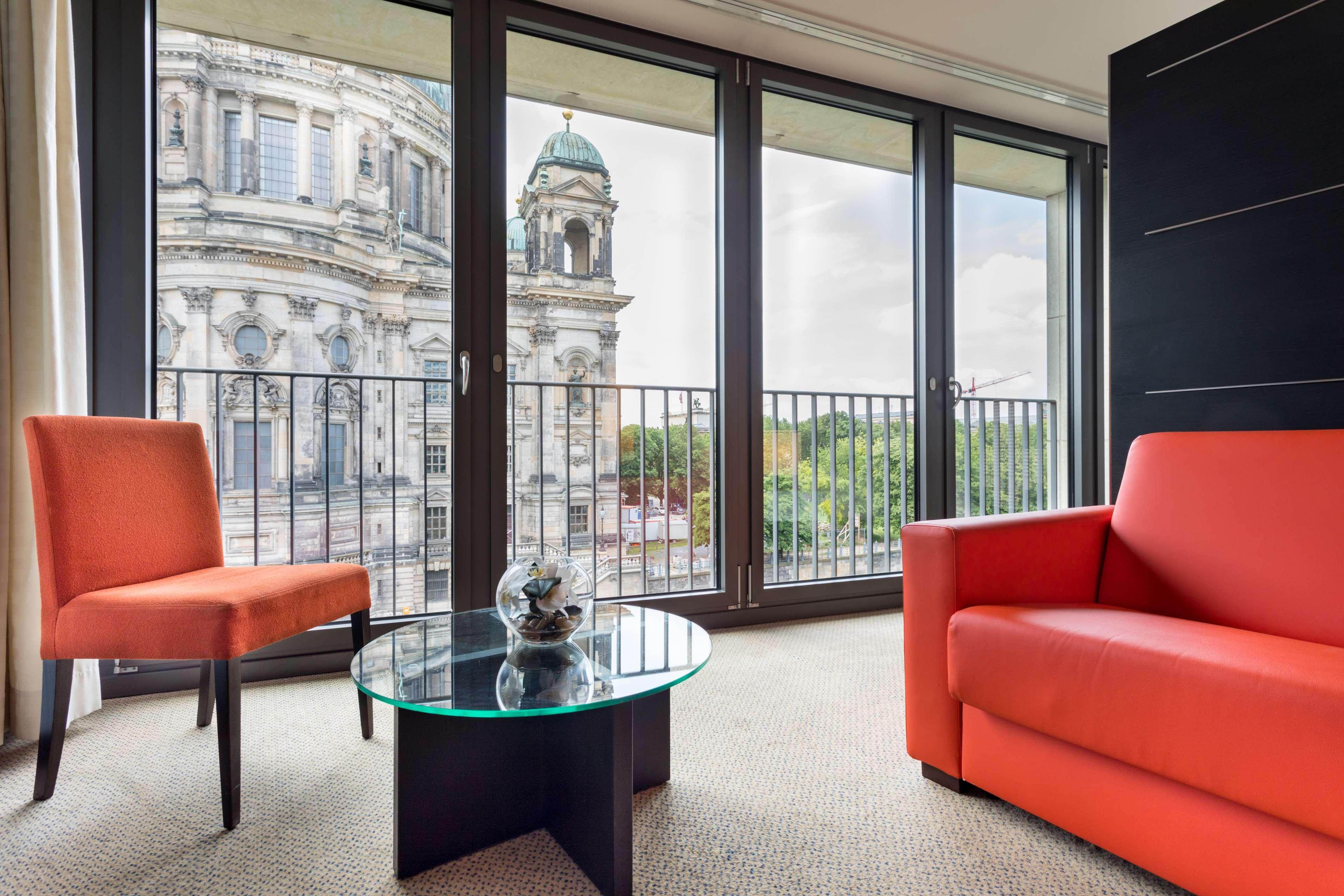 Radisson Collection Hotel, Отель Берлин