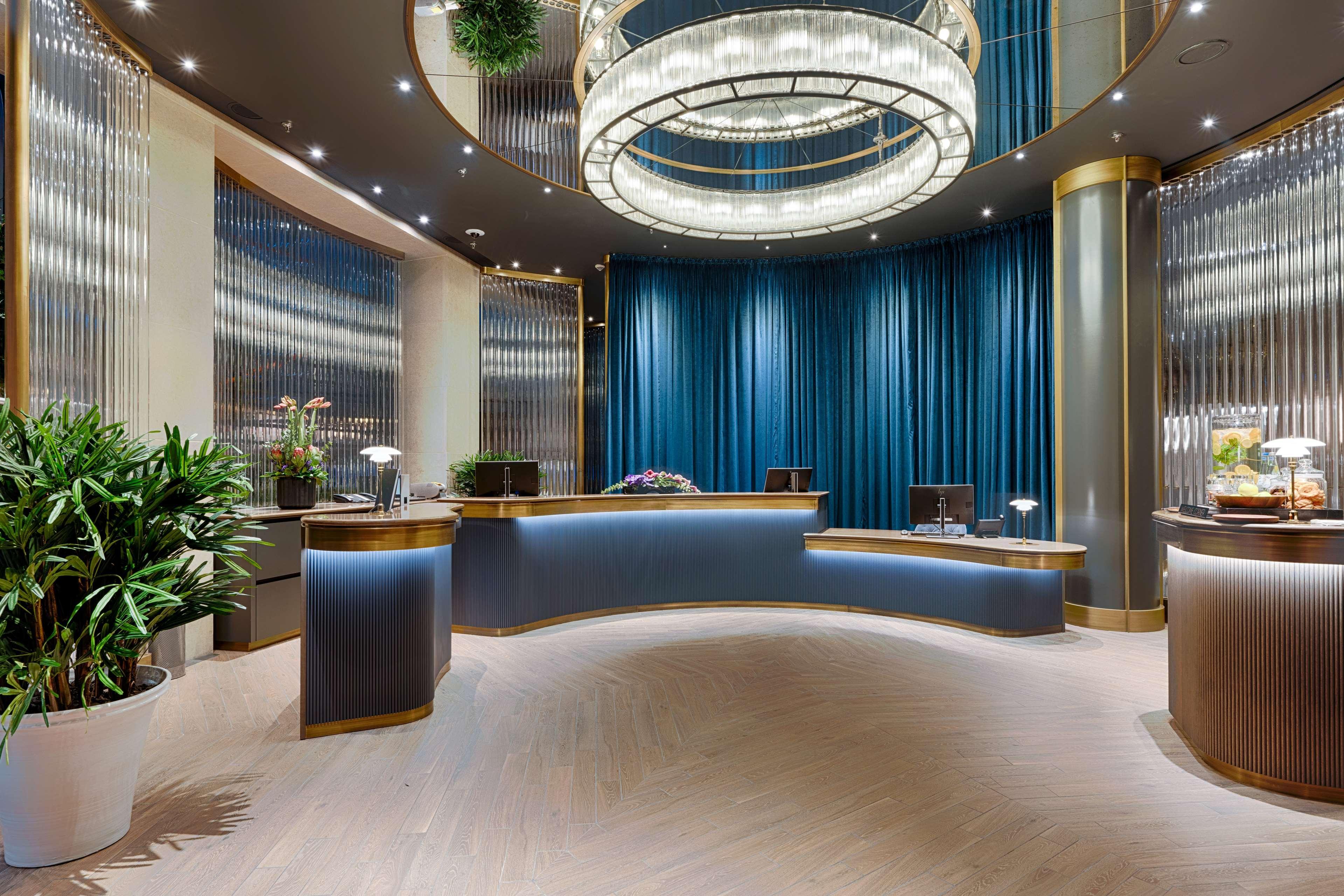 Отель Radisson Collection Hotel, 5*