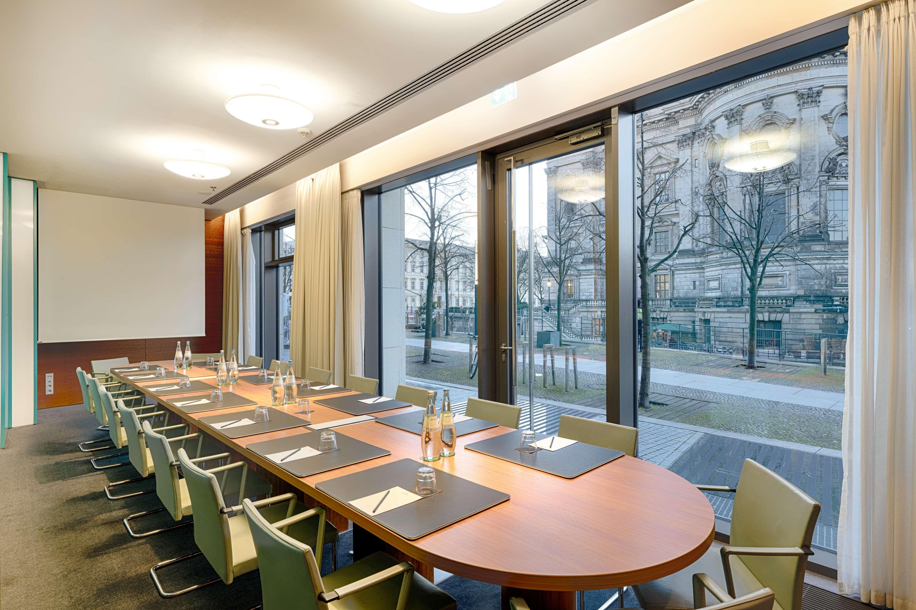 Radisson Collection Hotel, Отель