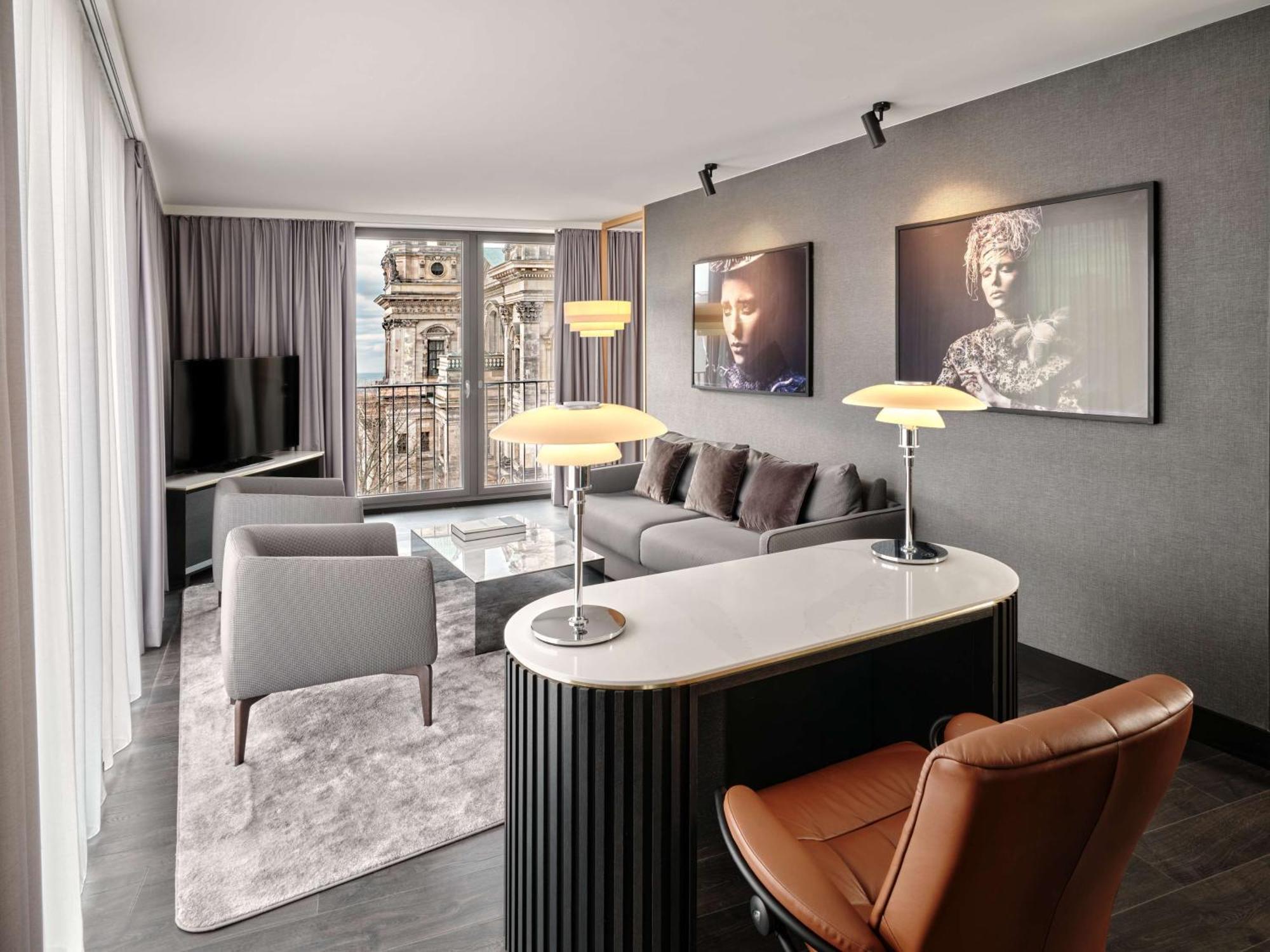 Radisson Collection Hotel, Отель