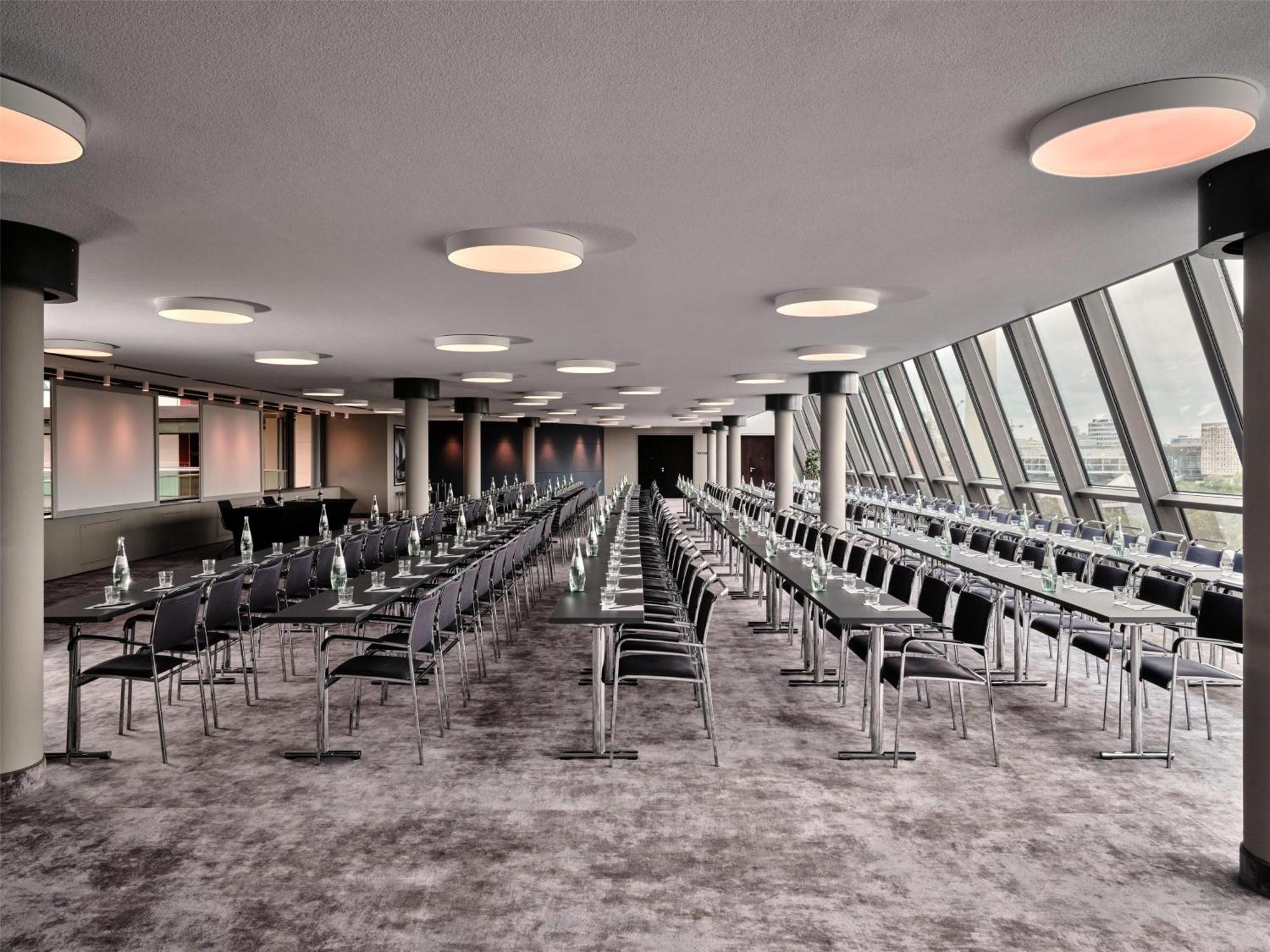 Radisson Collection Hotel, Отель 5*